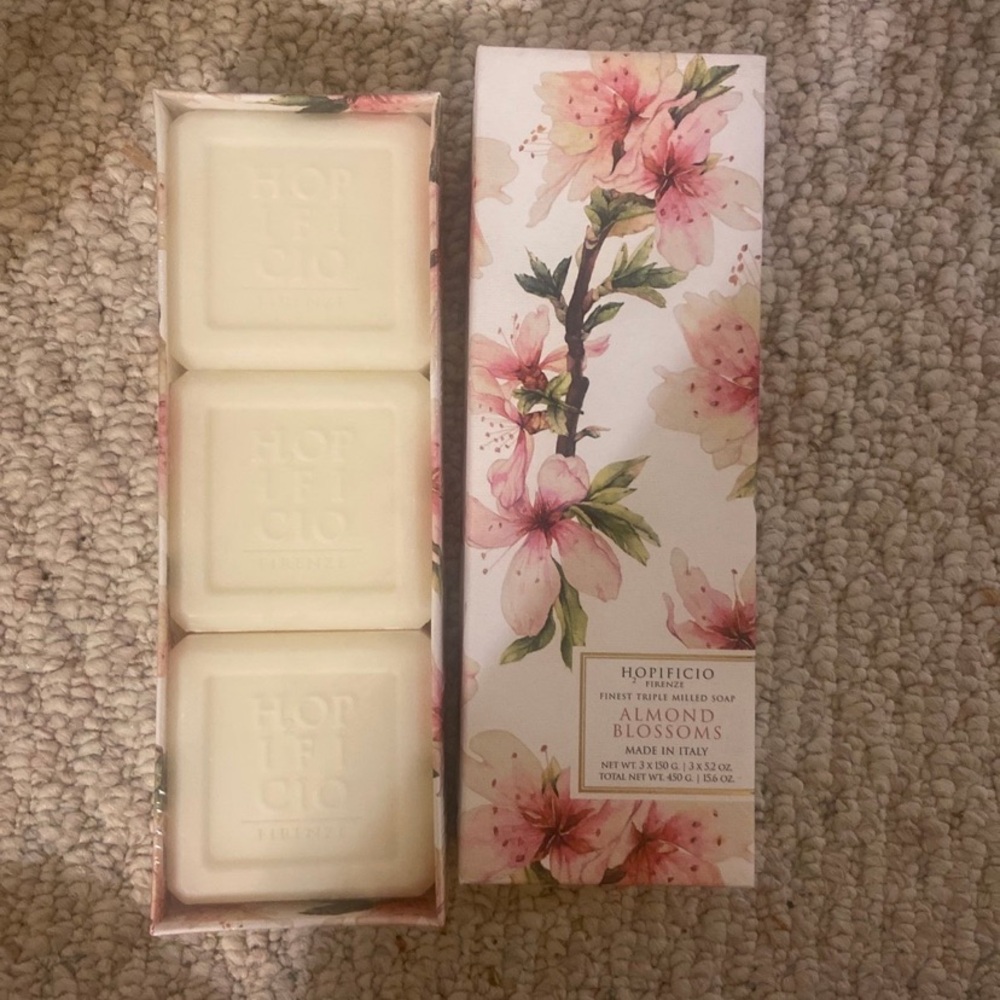 Hopificio Firenze  Italian soap 3 pack sealed scented almond blossom